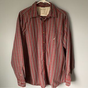 Nautica Men’s wear-to-work plaid - Large - long sleeve button down collar shirt